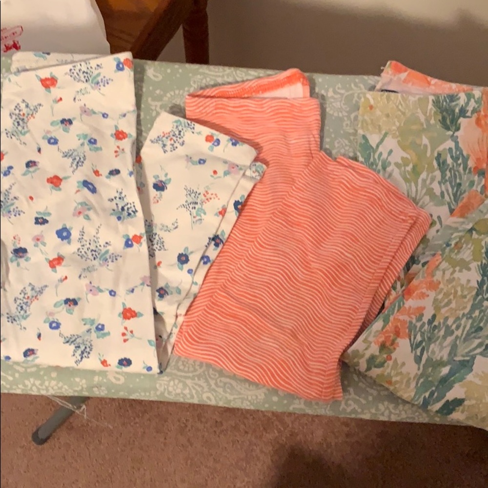 Bundle of 3 Capri leggings